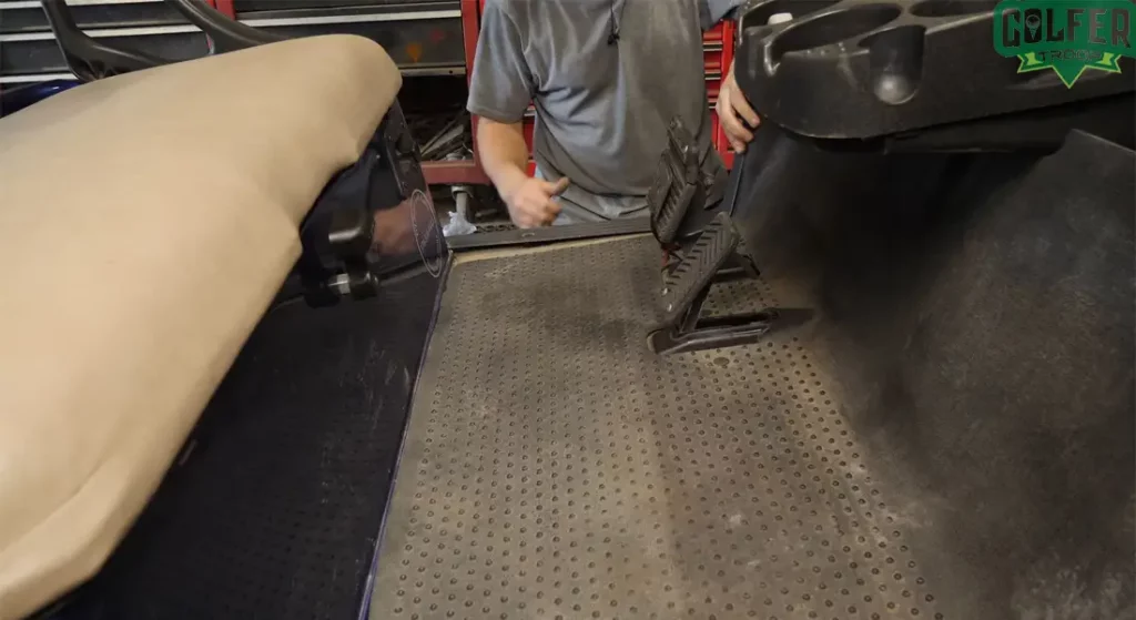 How to Fix Gas Golf Cart Accelerator Problems